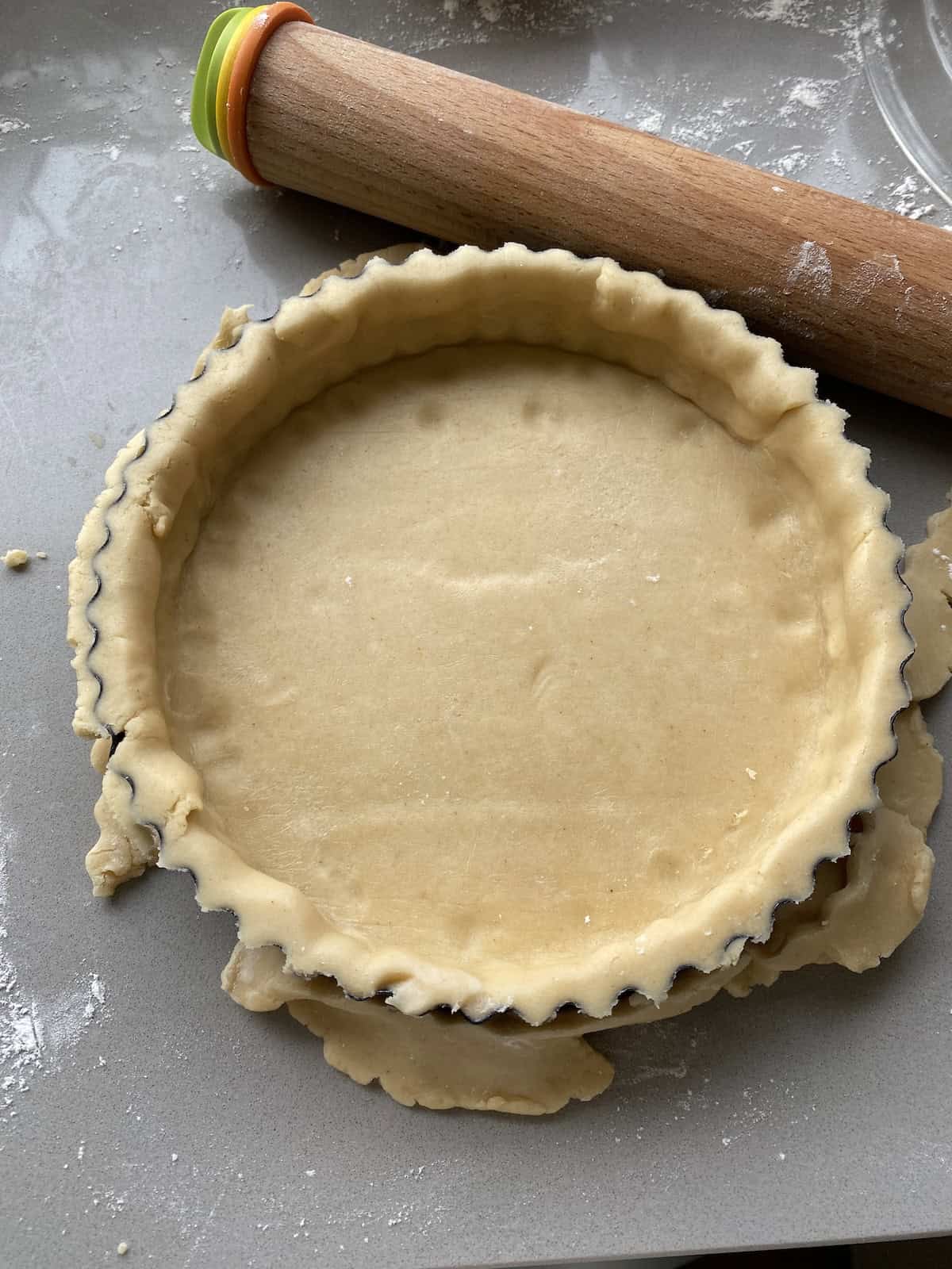 Pastry lined tart tin.