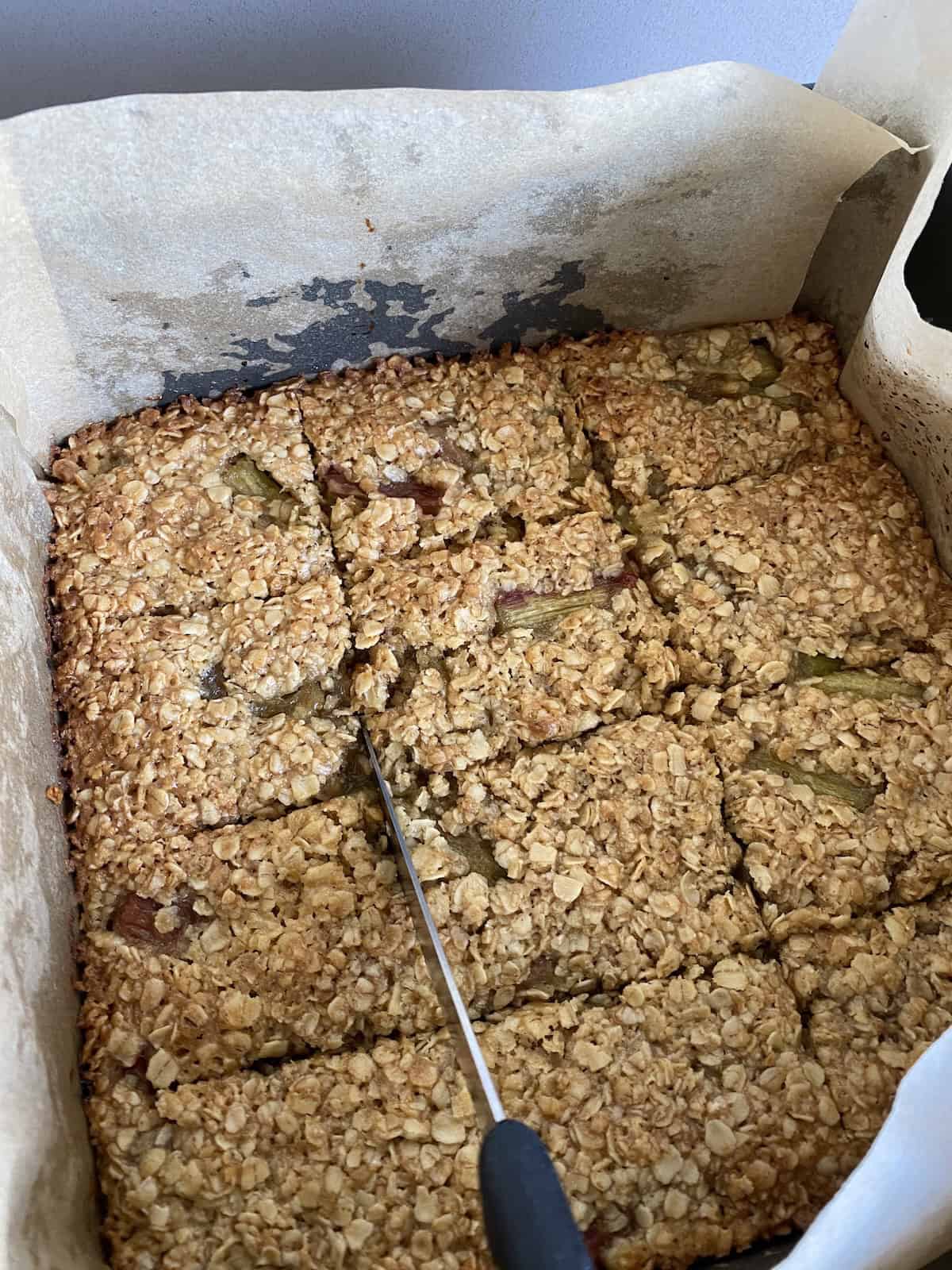 Partially slice the Flapjacks while still warm.